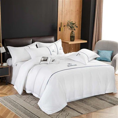 Hotel cubierta de cama